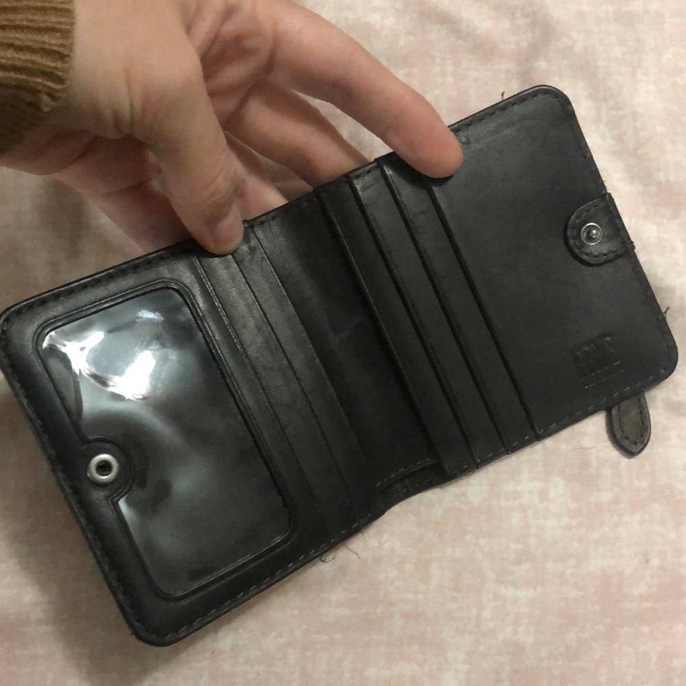 NWOT Frye wallet - Buttery Soft Leather - Dark brown